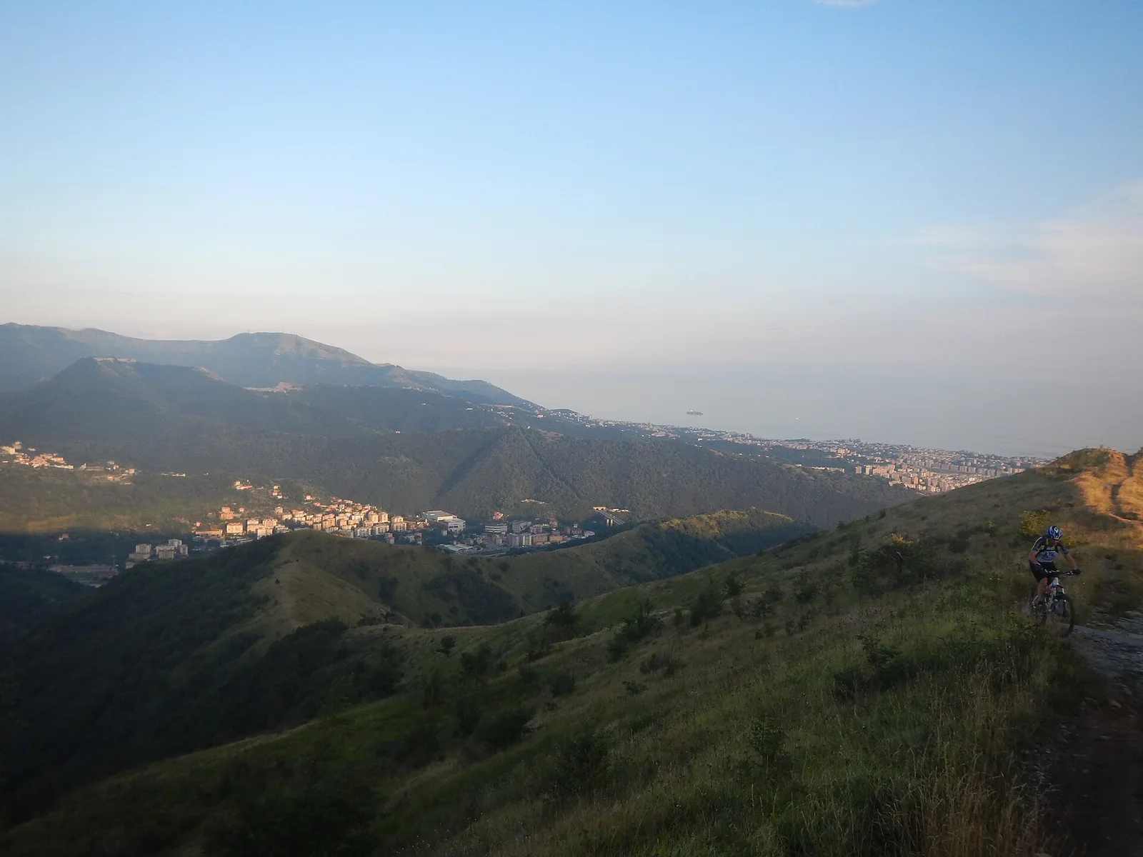 Paesaggio collinare del Righi sopra Genova