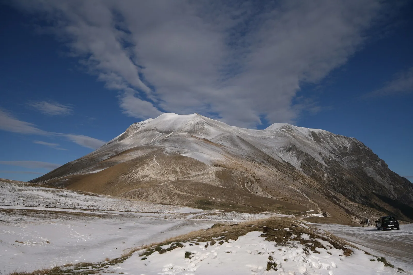 Monte Vettore e paesaggio dei Sibillini sul versante umbro
